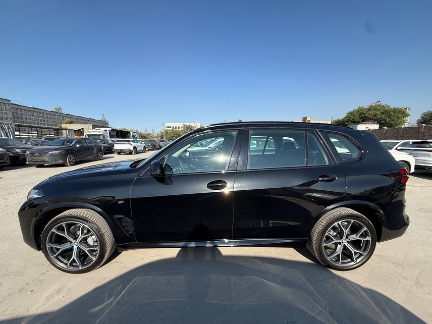 BMW X5 30Li, 2026, Black Sapphire — фото 4