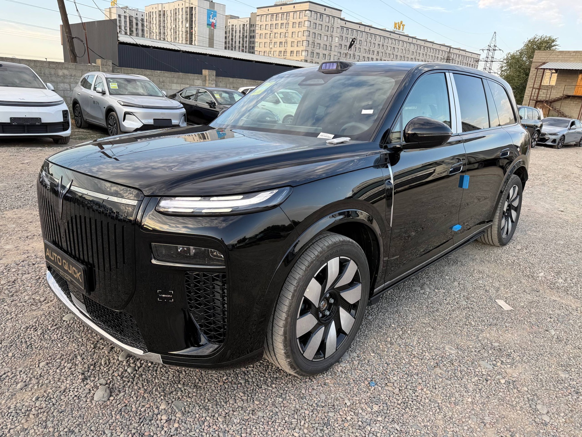 Voyah X8, 2026, Чёрный