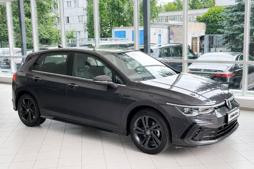 Volkswagen Golf, 2022, Серый
