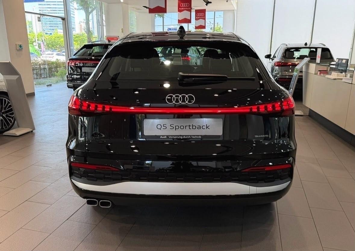 Audi Q5 Sportback 40 TDI, 2025, Чёрный