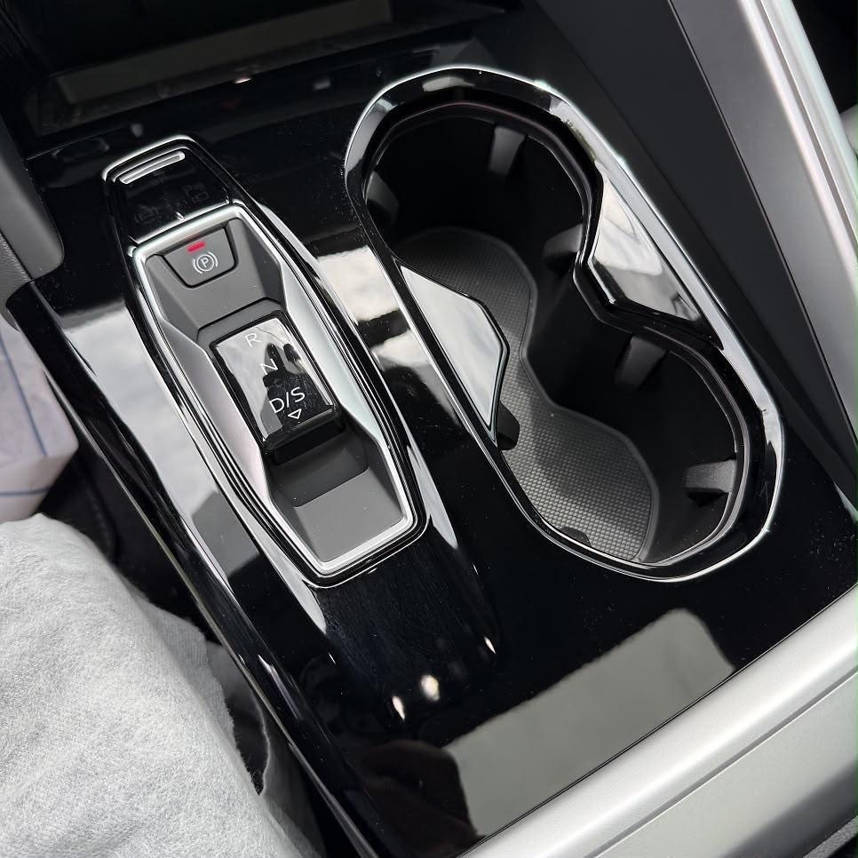 Audi Q5 Sportback 40TDI, 2025, Белый — фото 9