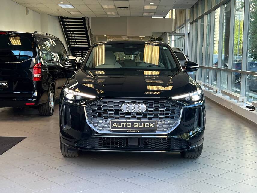 Audi Q6, 2026, чёрный  — фото 2