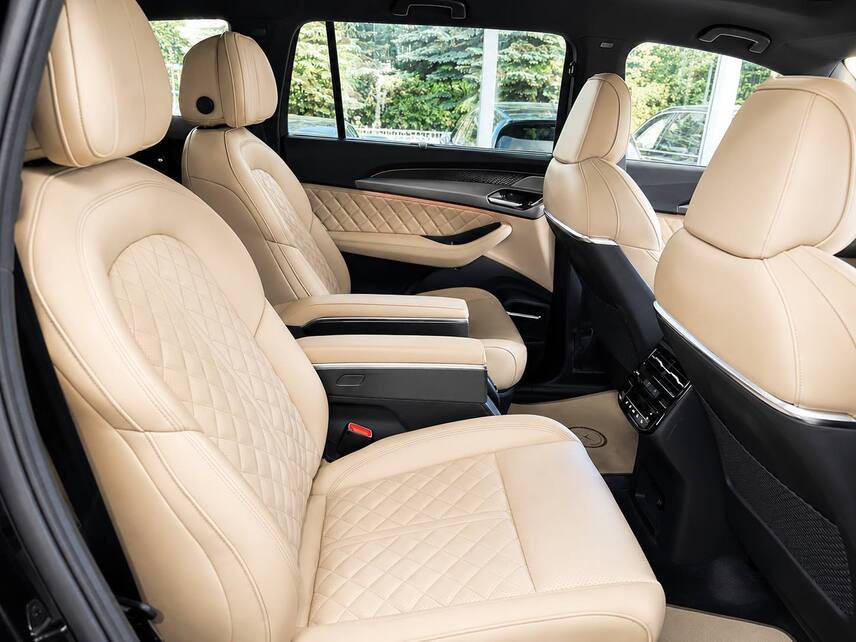 Audi Q6, 2026, чёрный  — фото 4