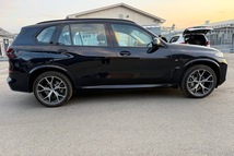 BMW X5 30Li, 2026, Carbon Schwarz — фото 9