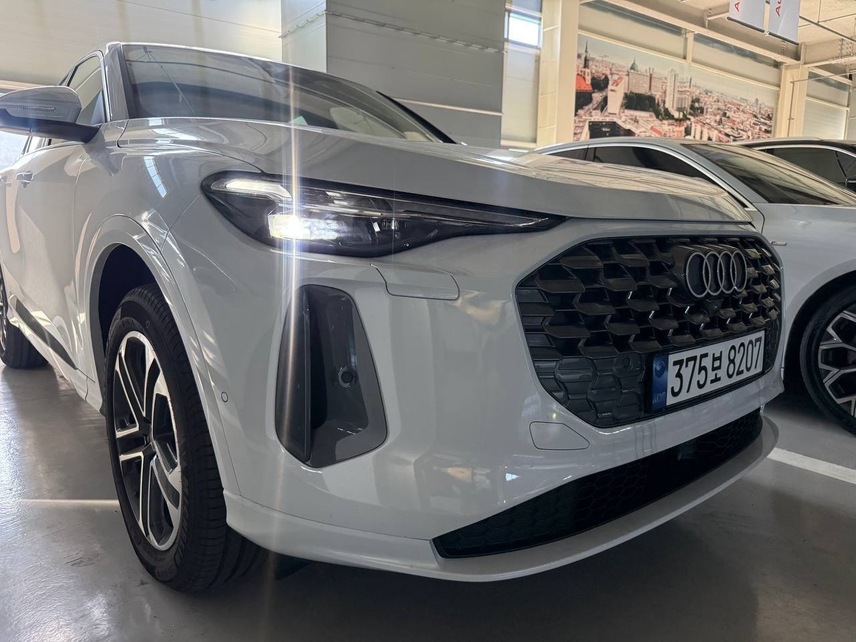 Audi Q5 Sportback 40TFSI, 2026, Белый — фото 2