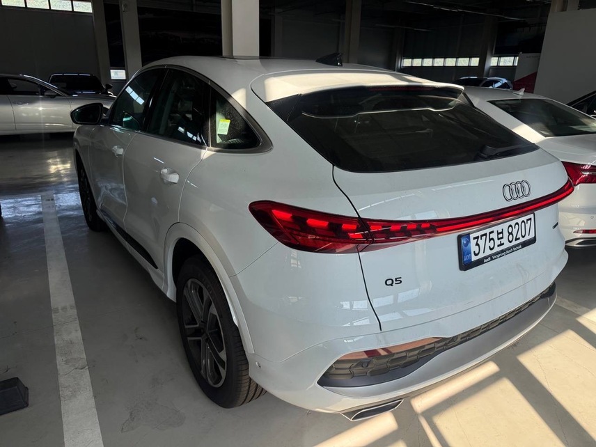 Audi Q5 Sportback 40TFSI, 2026, Белый — фото 4