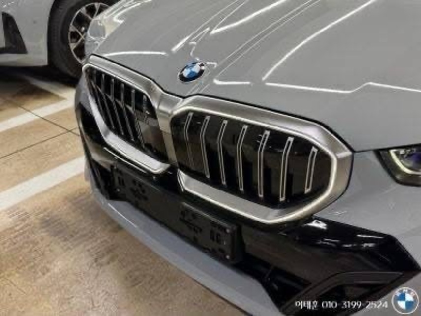 BMW 530i xDrive, 2026, Бруклин — фото 5