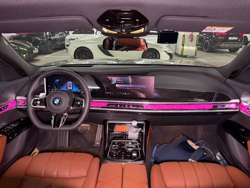 BMW 740i xdrive, 2025, Серый — фото 4