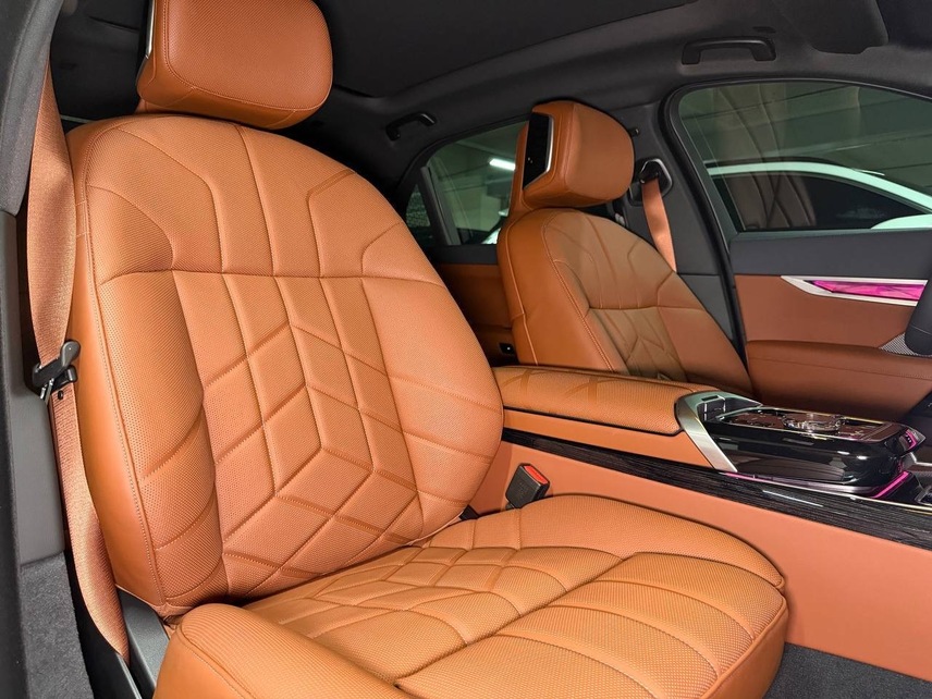 BMW 740i xdrive, 2025, Серый — фото 6