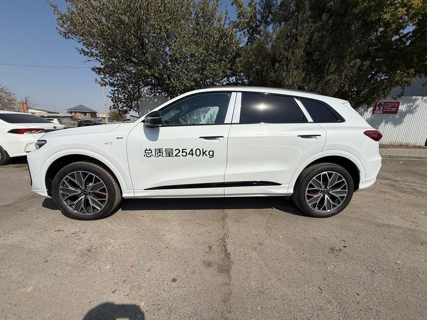 Audi Q5L 45TFSI, 2026, Белый — фото 4