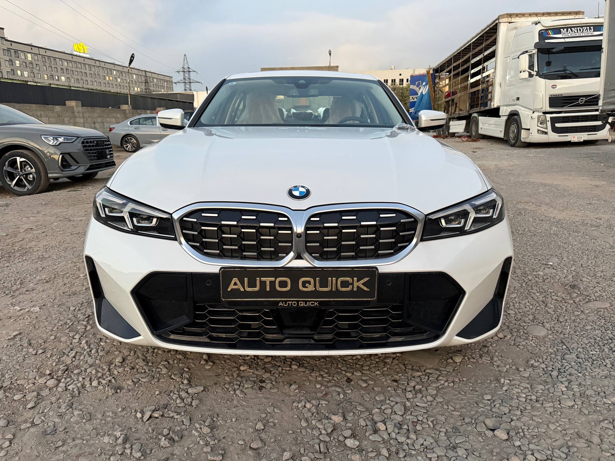 BMW 325Li, 2026, Carbon schwarz