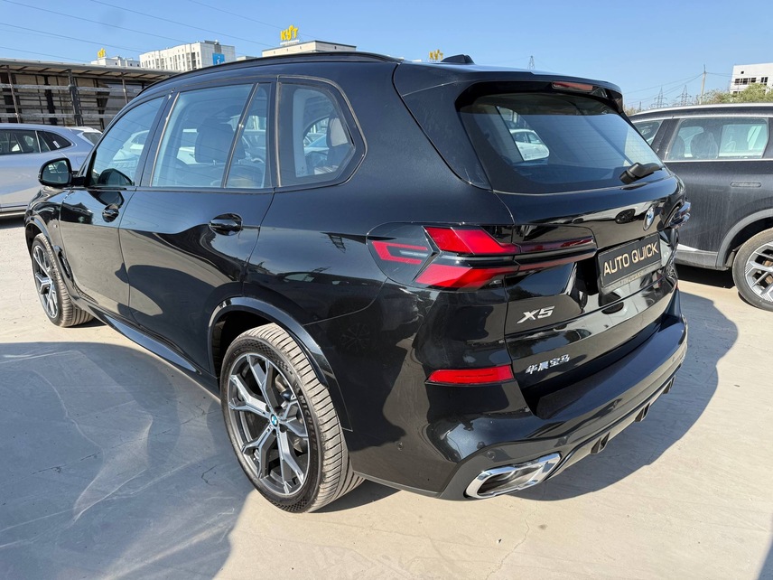 BMW X5 30Li, 2026, Carbon Schwarz — фото 5