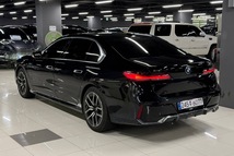 BMW 740i Xdrive, 2025, Чёрный — фото 18