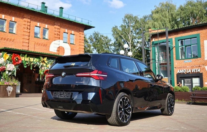 BMW X3 30Li, 2026, Carbon Schwarz — фото 4