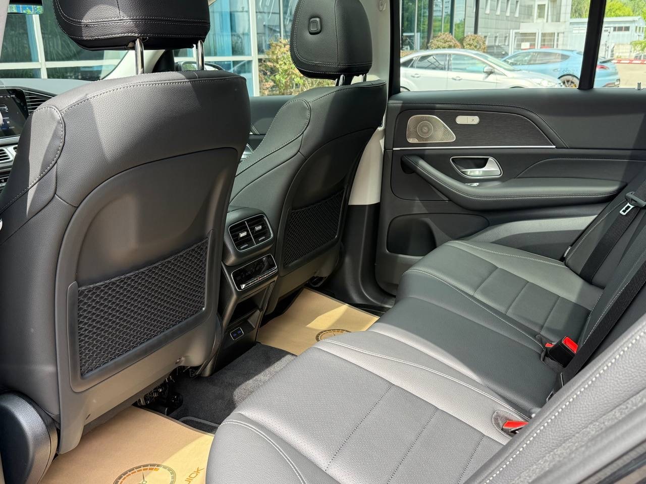 Mercedes-Benz Gle 350, 2026, Чёрный — фото 7
