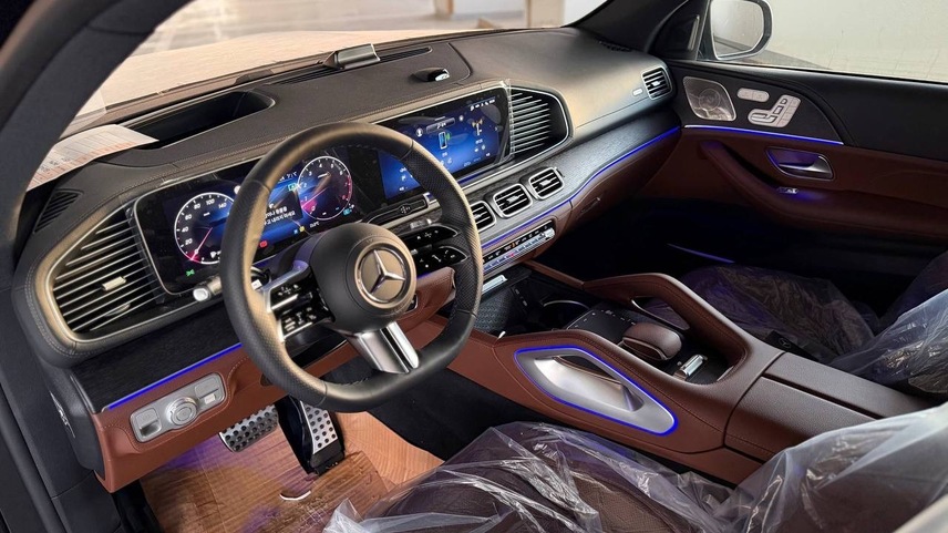 Mercedes-Benz Gls 450, 2026, Чёрный — фото 4