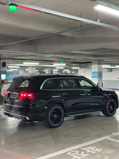 Mercedes-Benz Gls 63 AMG, 2026, Чёрный — фото 4