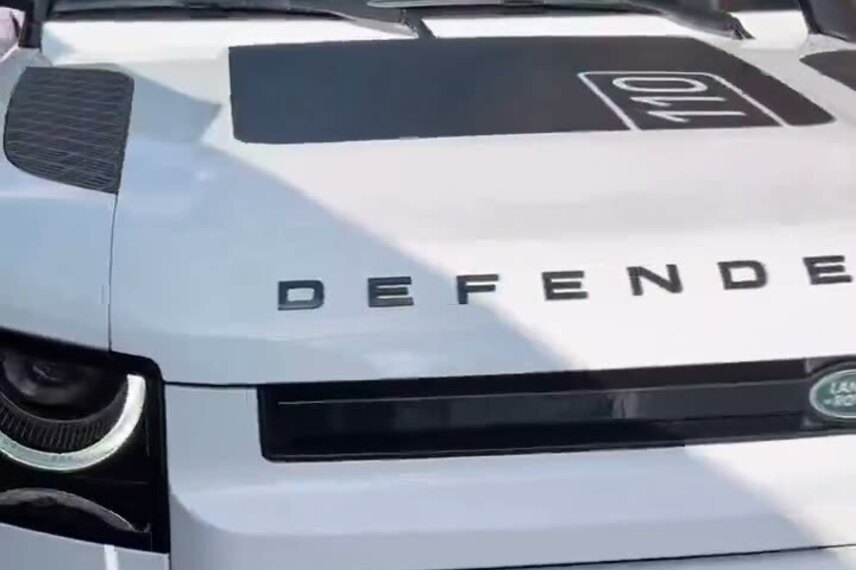 Land Rover Defender 110